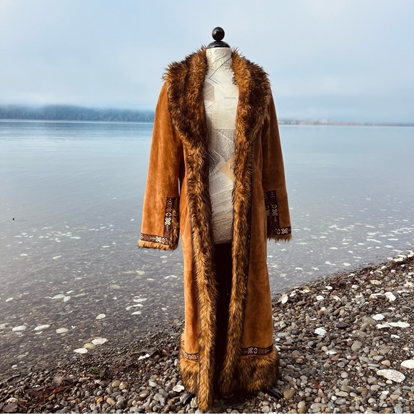 Vintage Suede Leather Overcoat - Picture 2 of 15